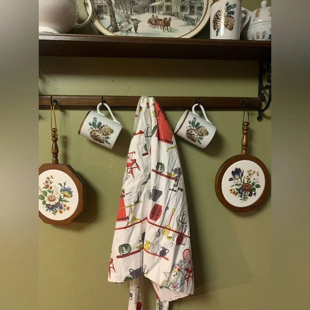 Vintage Handmade Half Apron Mid-Century Novelty Kitchen & Country Store Print